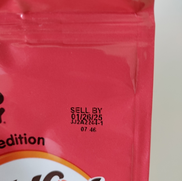 Hello Kitty Goldfish limited edition - Picture 2 of 2